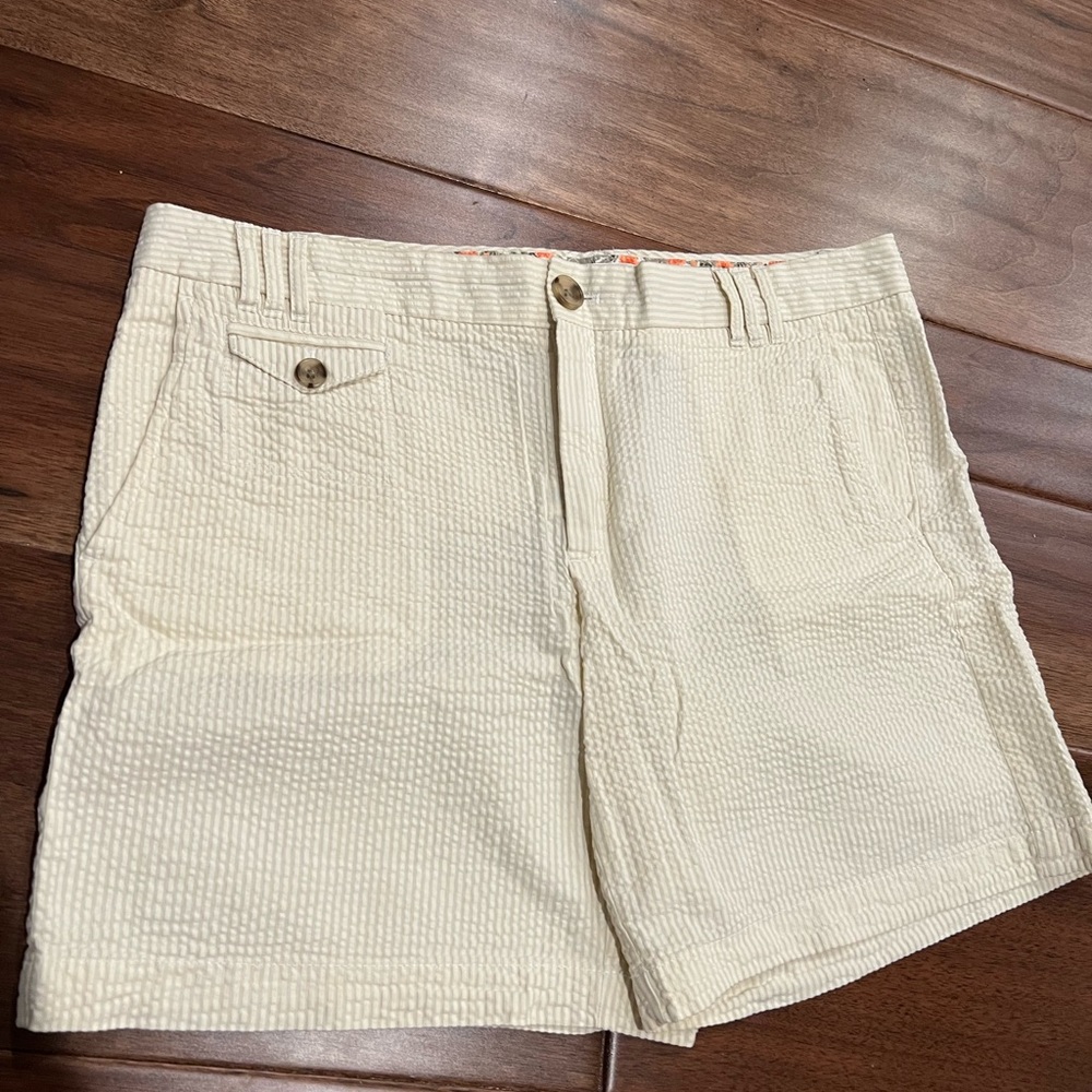 Banana Republic yellow sear sucker shorts size 10